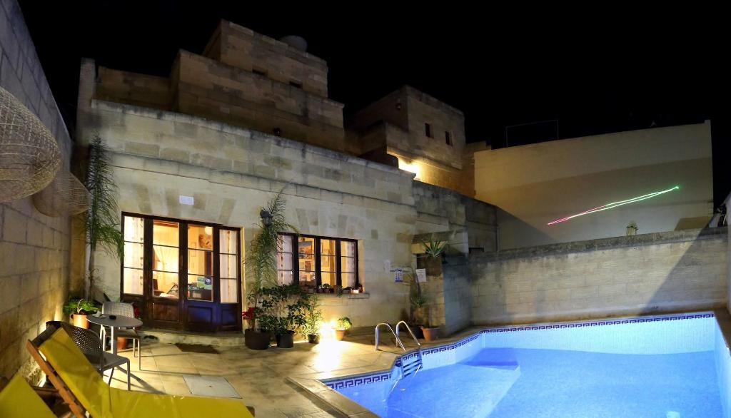 Grotto's Paradise B&B — property photo 1
