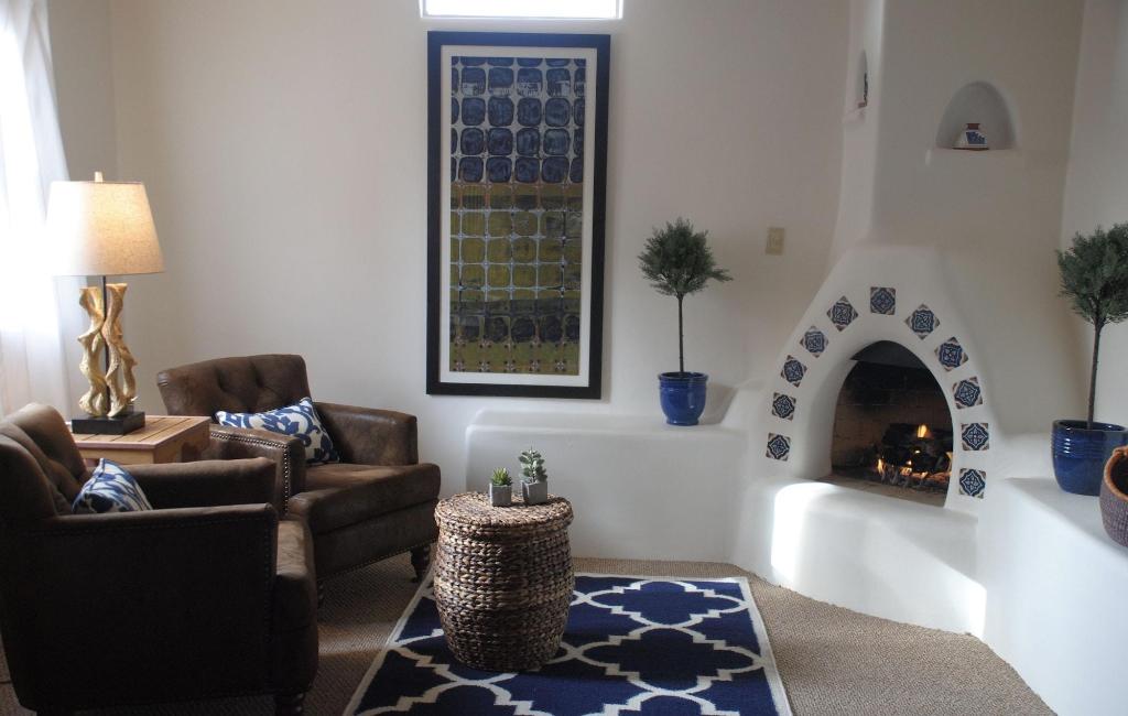 Old Taos Guesthouse Bed And Breakfast