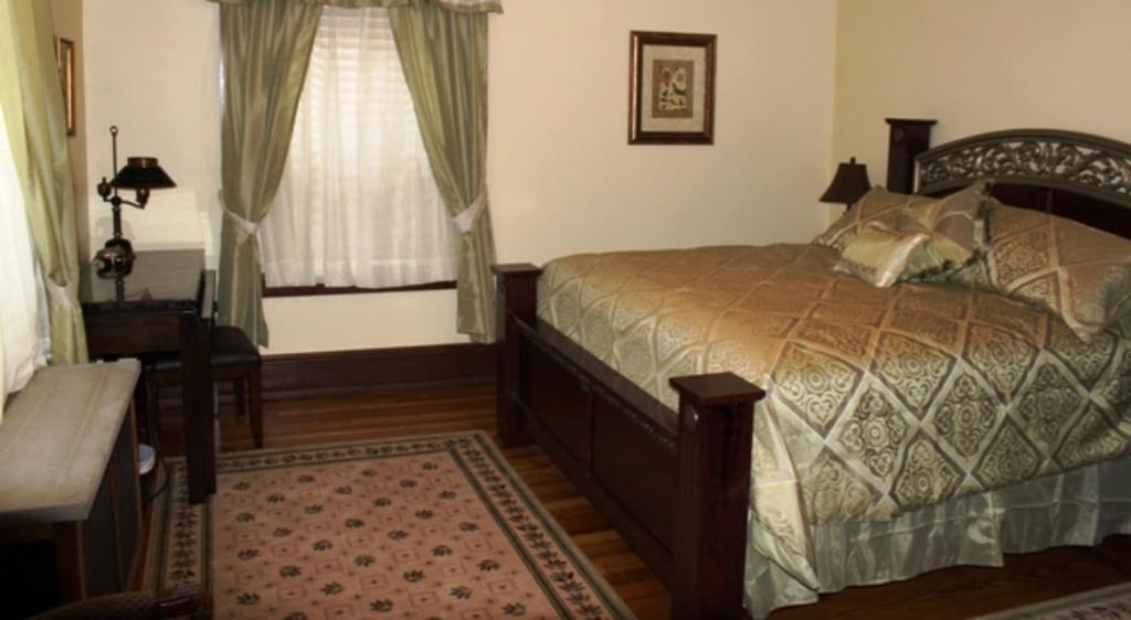 Walton Manor Inn Bed & Breakfast
