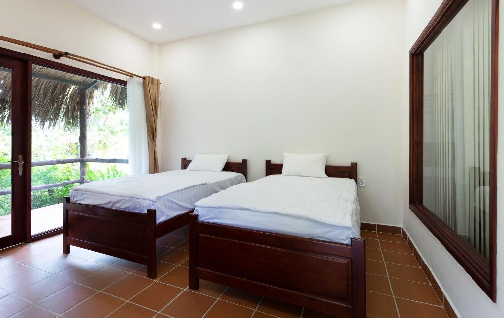 Riverside Park Eco Resort