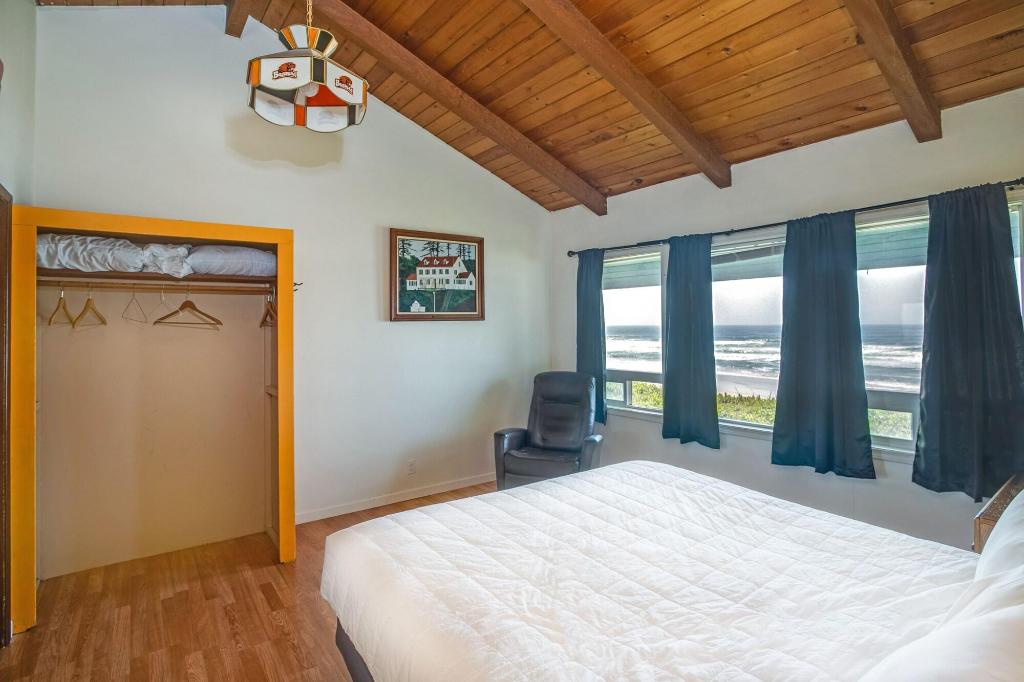 Moolack Shores Inn