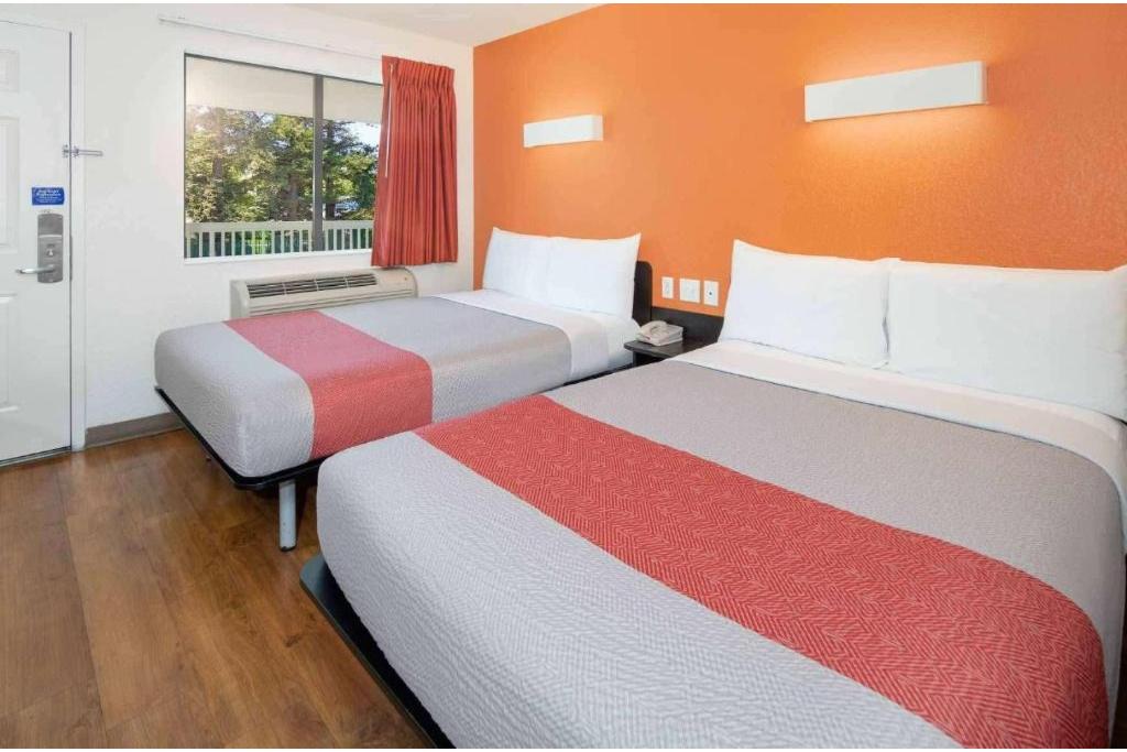 Motel 6 Arcadia, CA - Los Angeles - Pasadena Area