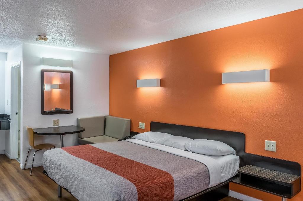 Motel 6 Florence, KY - Cincinnati Airport