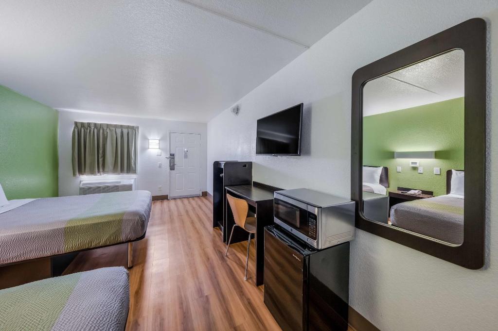 Motel 6 Plano, TX - Plano Northeast
