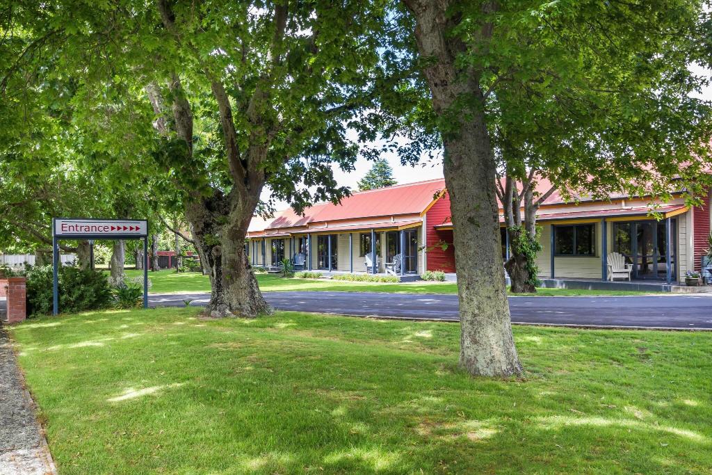 Oak Estate Motor Lodge