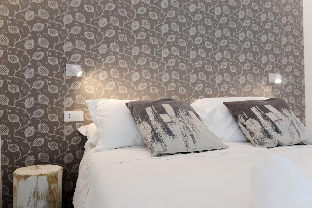 Miramed Rooms