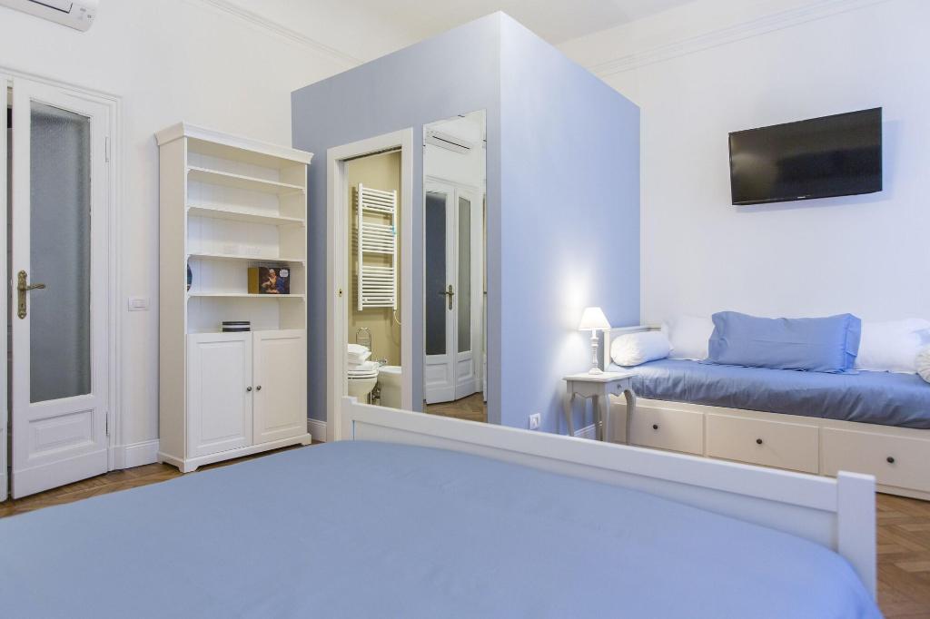 Household - Settembrini 17