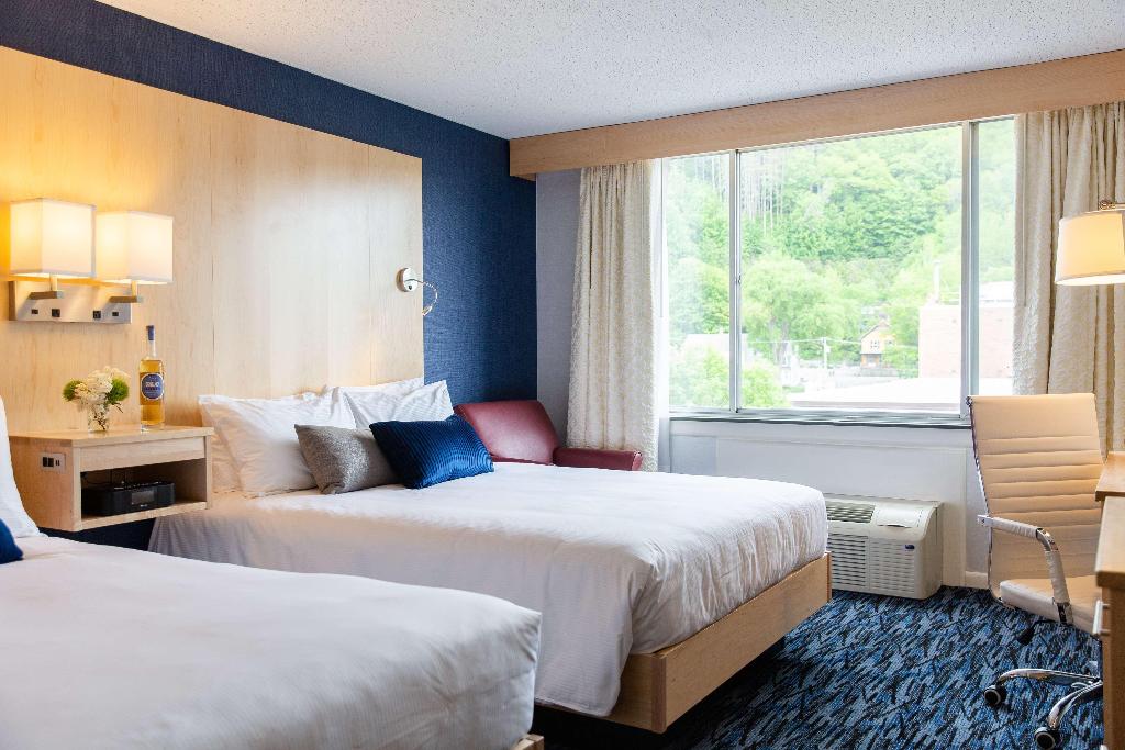 Capitol Plaza Hotel Montpelier Tapestry Collection