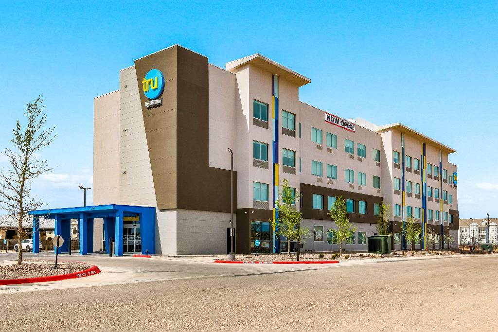 Tru by Hilton Midland