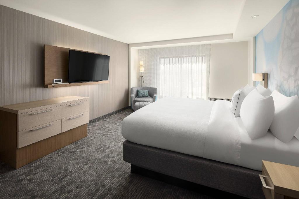 Courtyard By Marriott Seattle Northgate