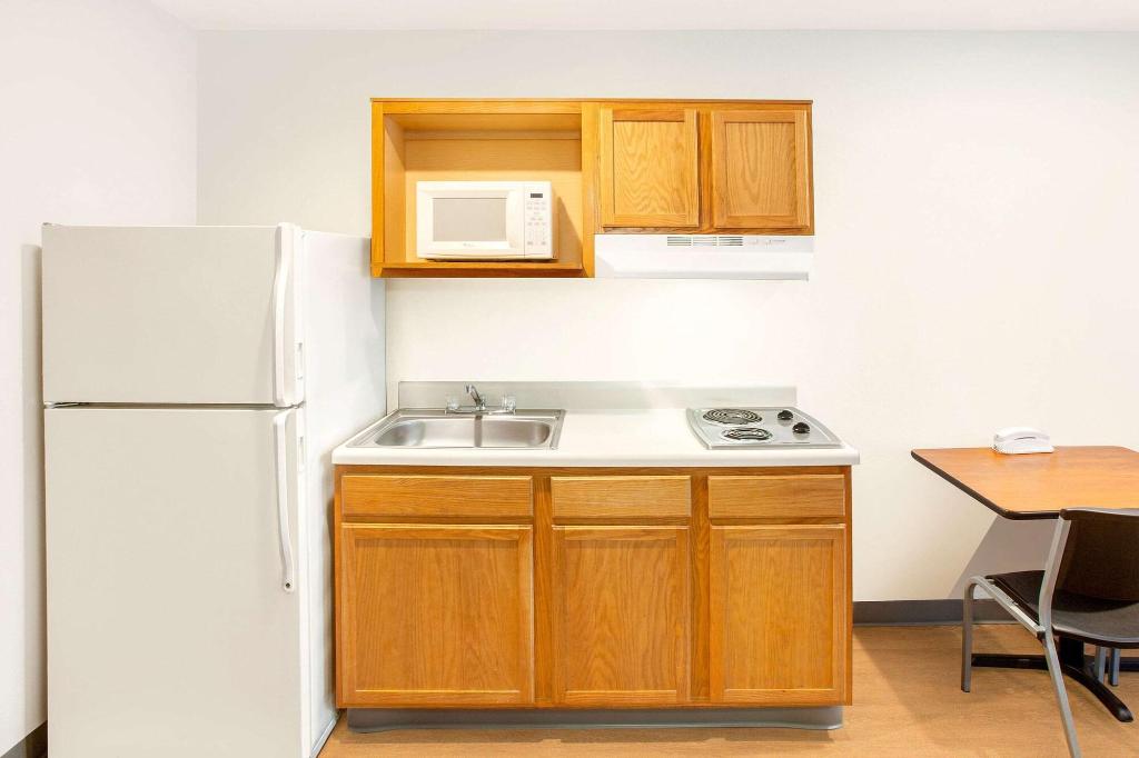Woodspring Suites Beaumont