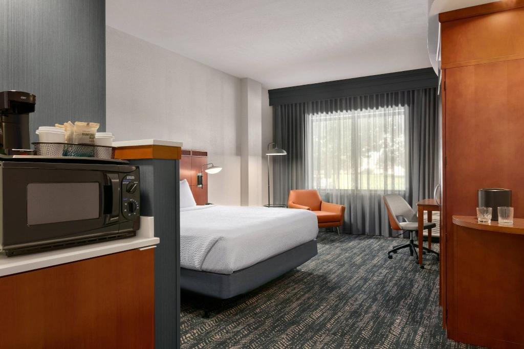 Courtyard By Marriott Lancaster