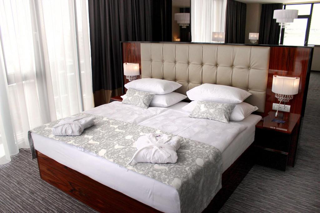 Admiral Hotel