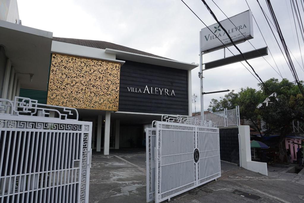 Aleyra Hotel And Villa