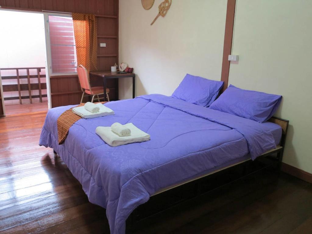 Baan Khun Ya Ayutthaya