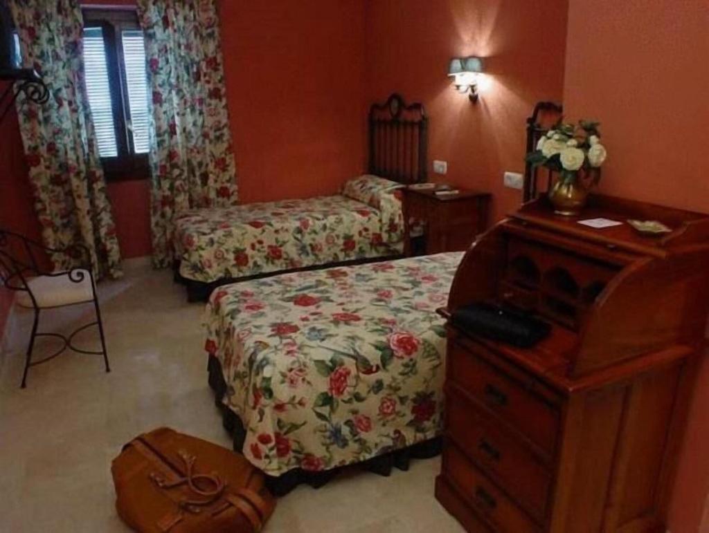 Hostal - Restaurante Emilia