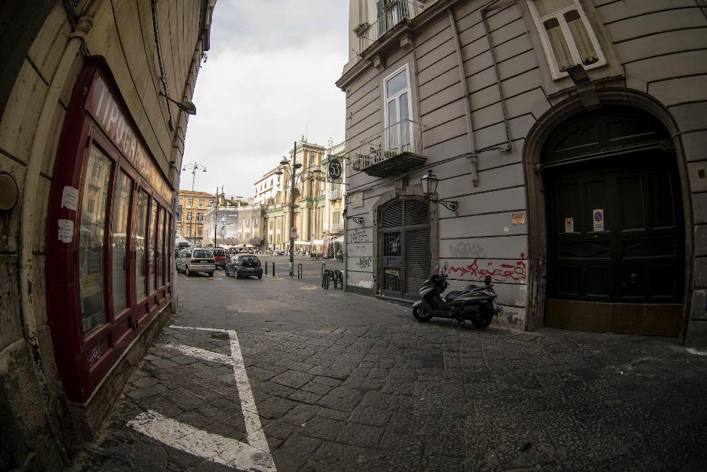 B&B Le 4 Stagioni Dante’S Suites photo 48
