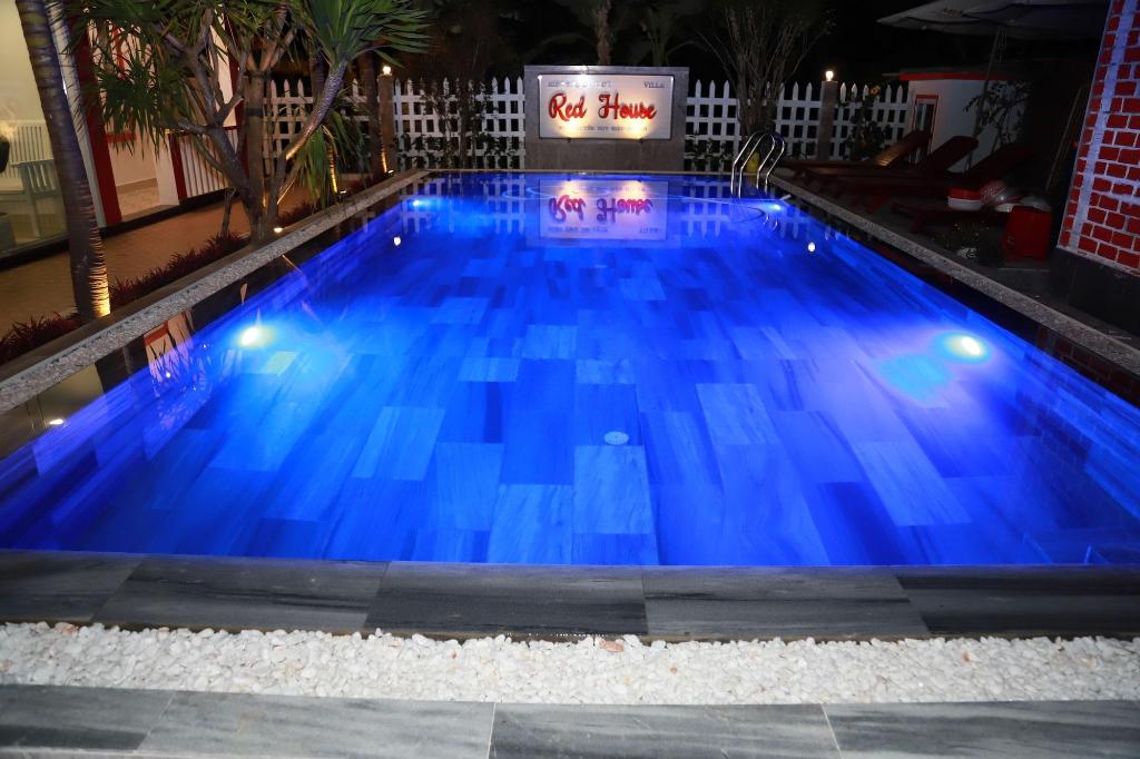 Red House Homesta