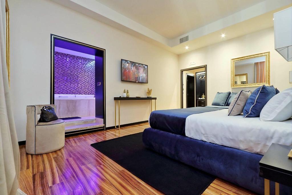Spanish Diamond Luxury Suites Jacuzzi