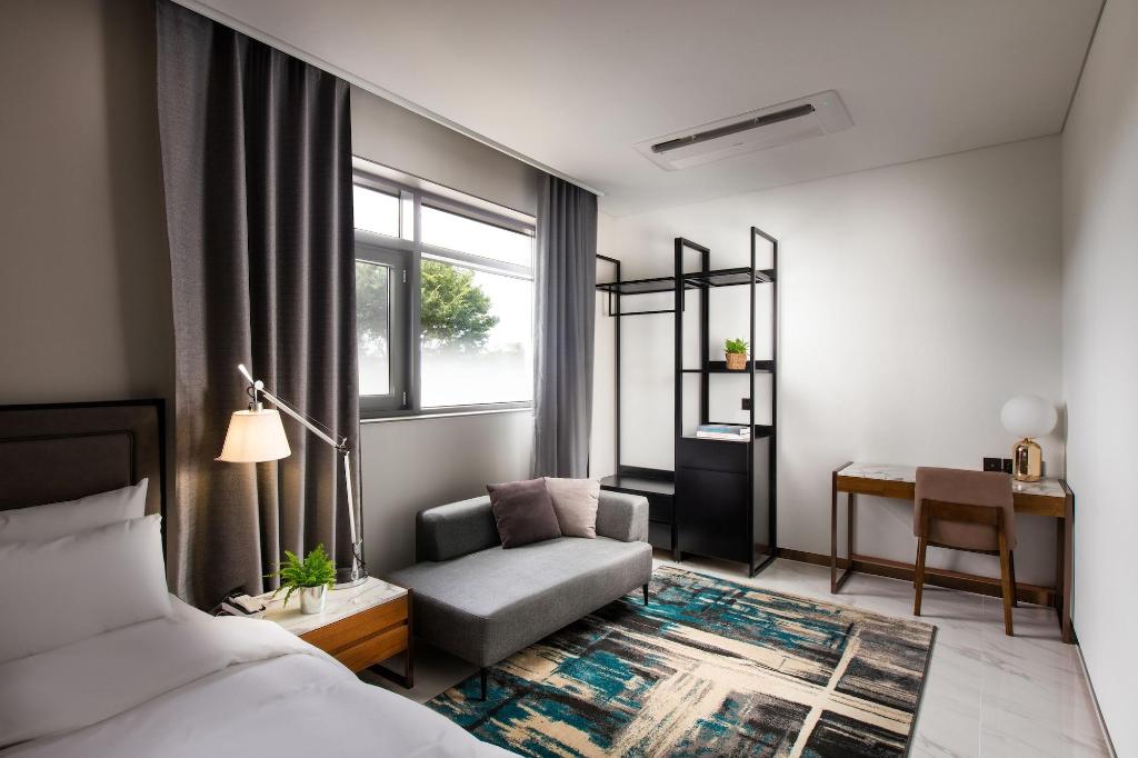 N Bridge Hotel