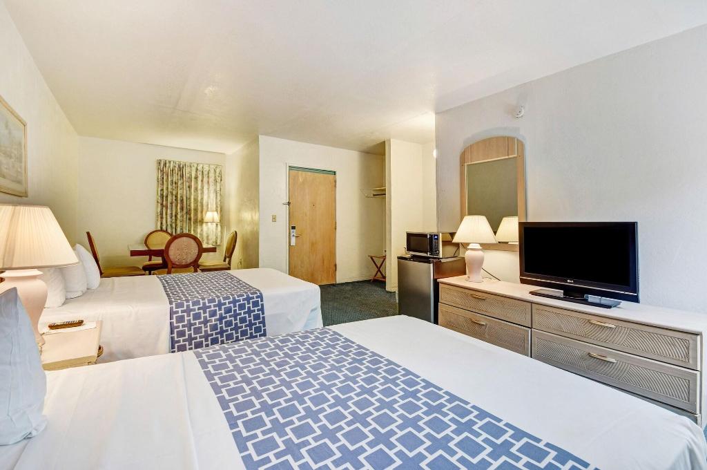 Key Largo Inn, a smoke-free property