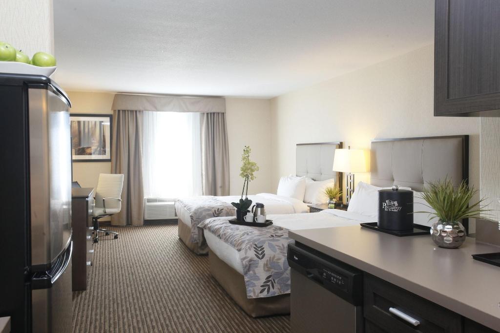 Pomeroy Inn & Suites at Olds
