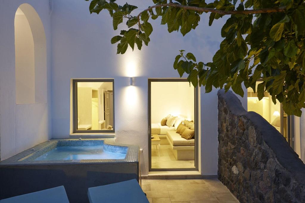 Amara Suites Santorini