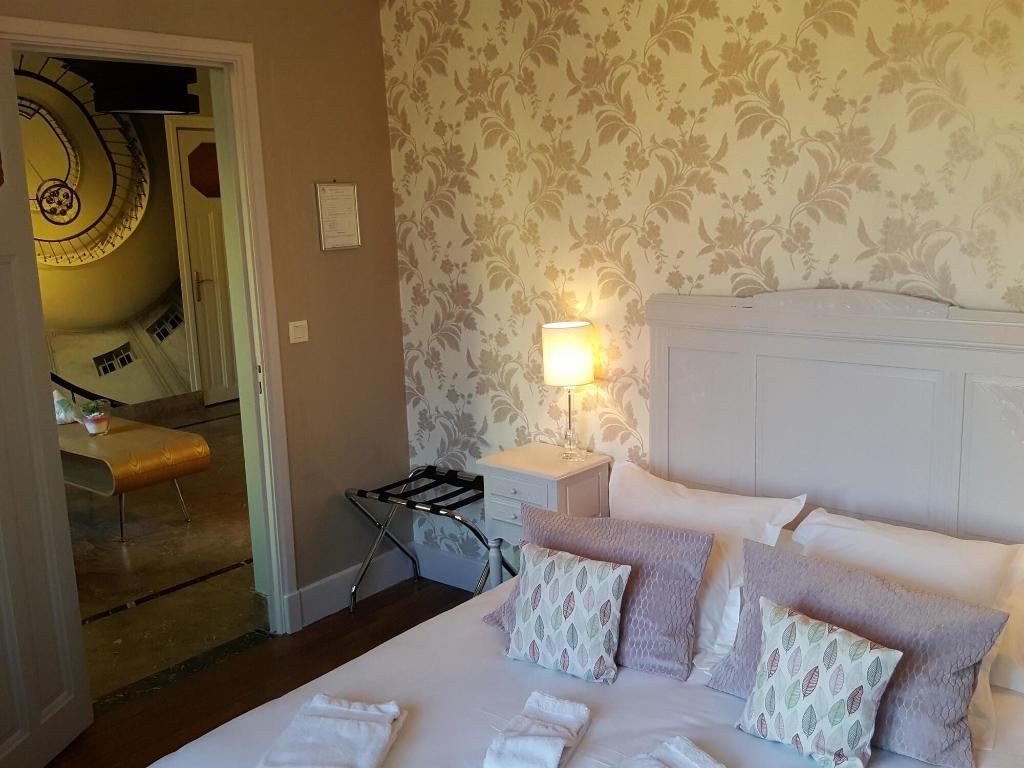 Castel Bayeux Guesthouse