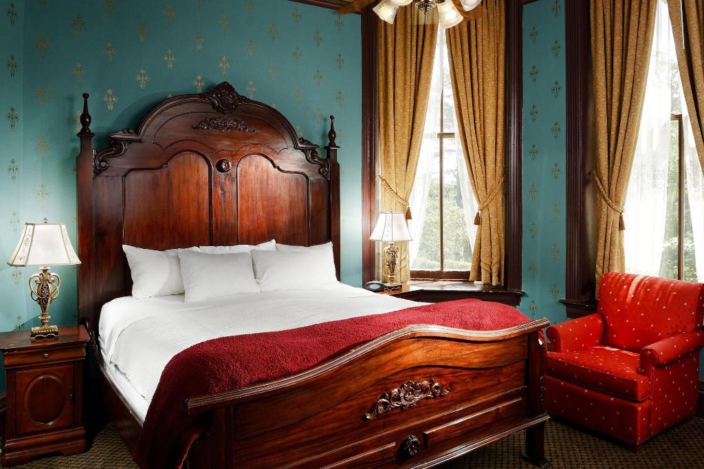 The Crescent Hotel And Spa