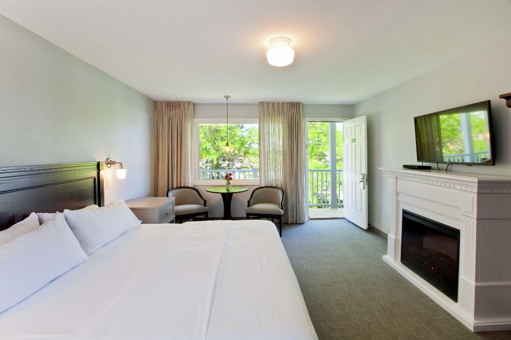 Seaglass Inn & Spa
