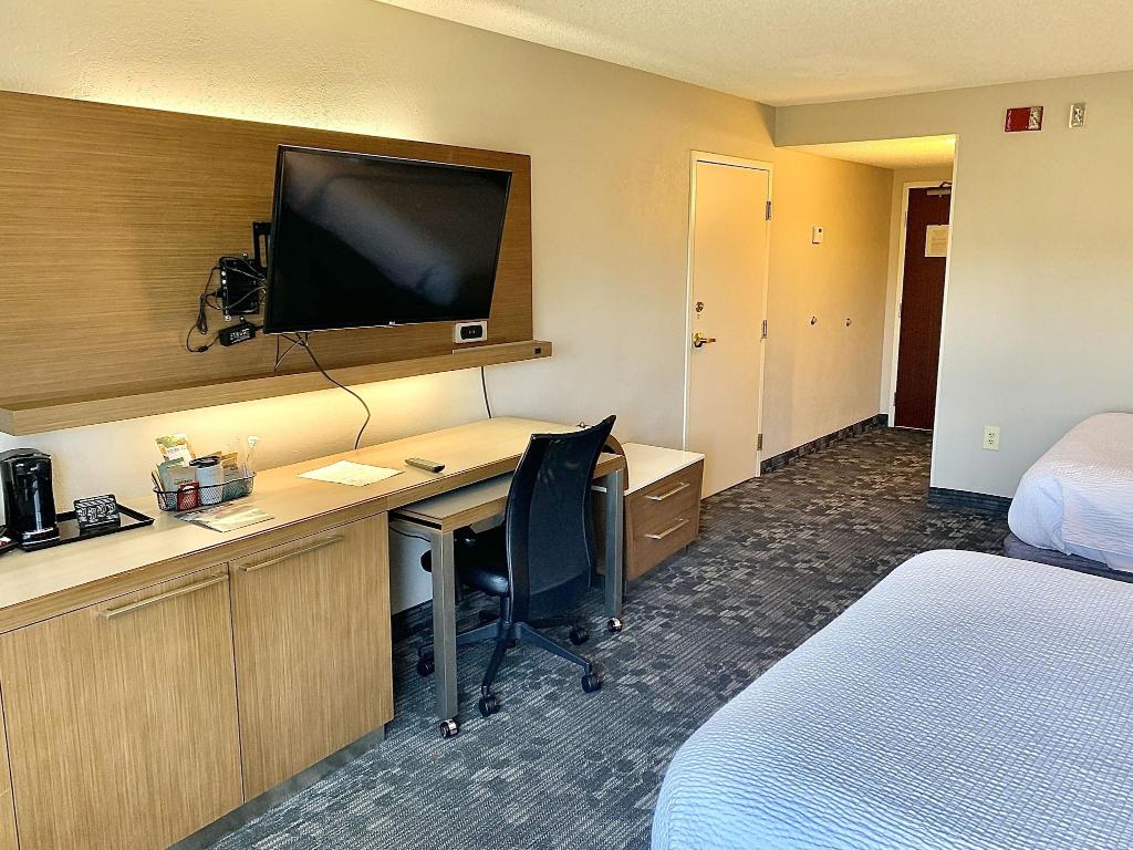 Courtyard By Marriott Harrisonburg