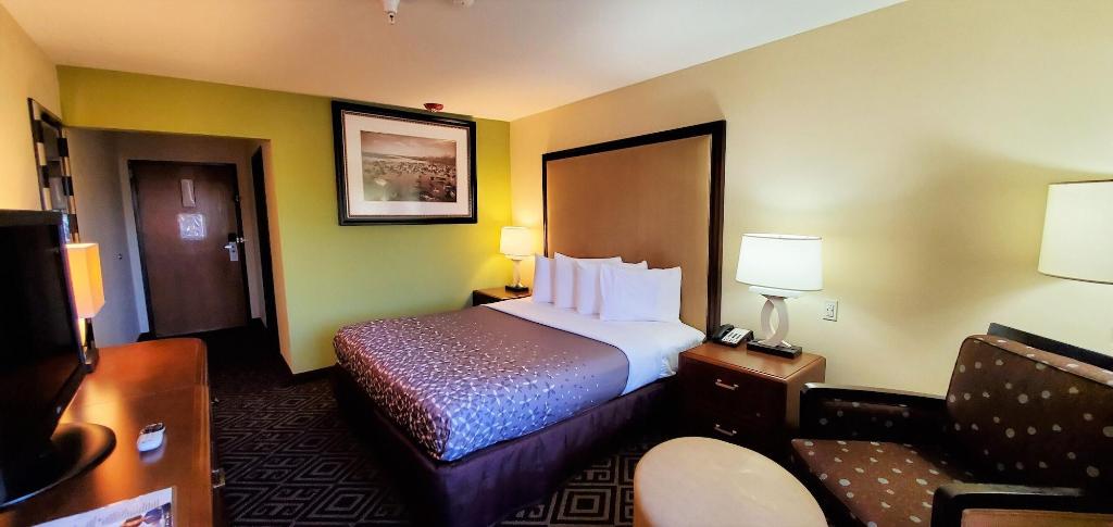 Travel Inn & Suites
