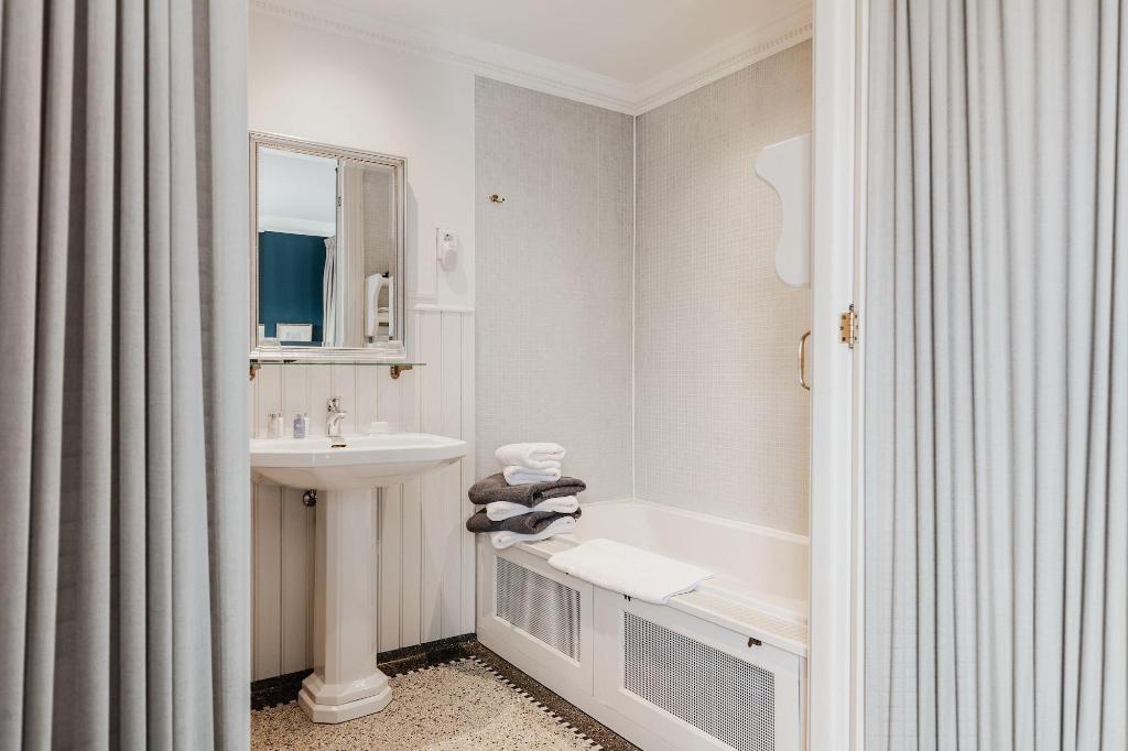 Galeriebild von 717 Hotel