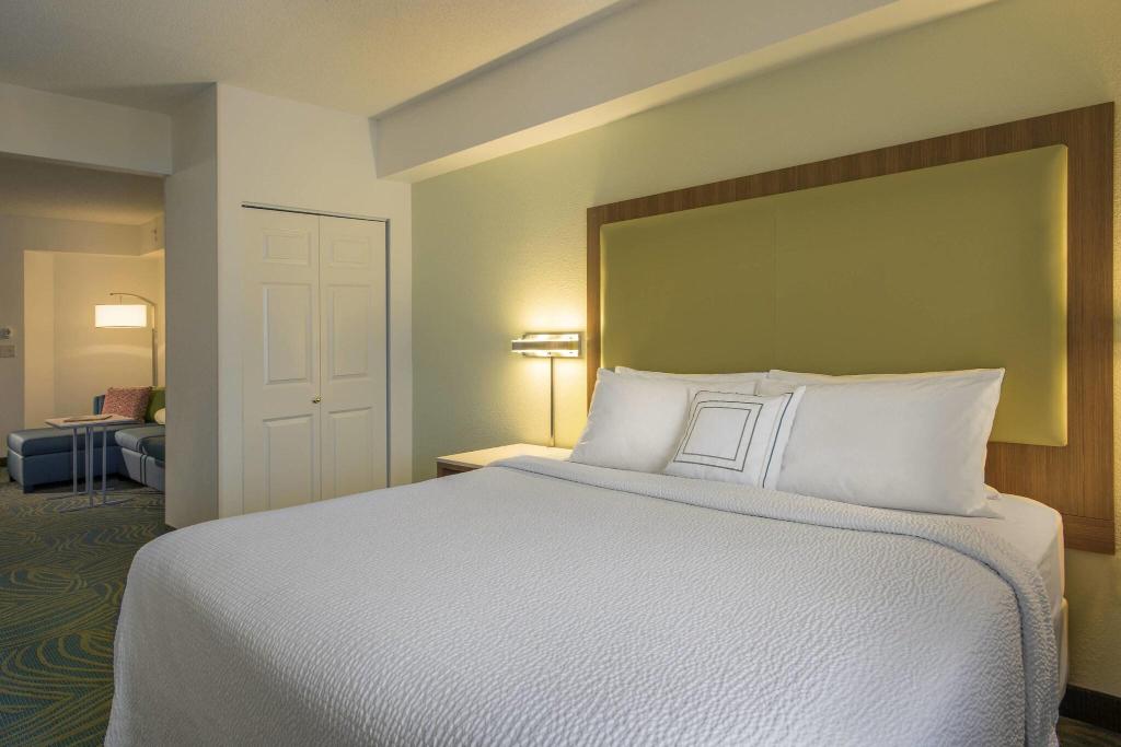 The Beacon Charlotte Airport by IHG