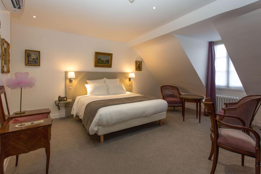 Hôtel Au Charme Rabelaisien