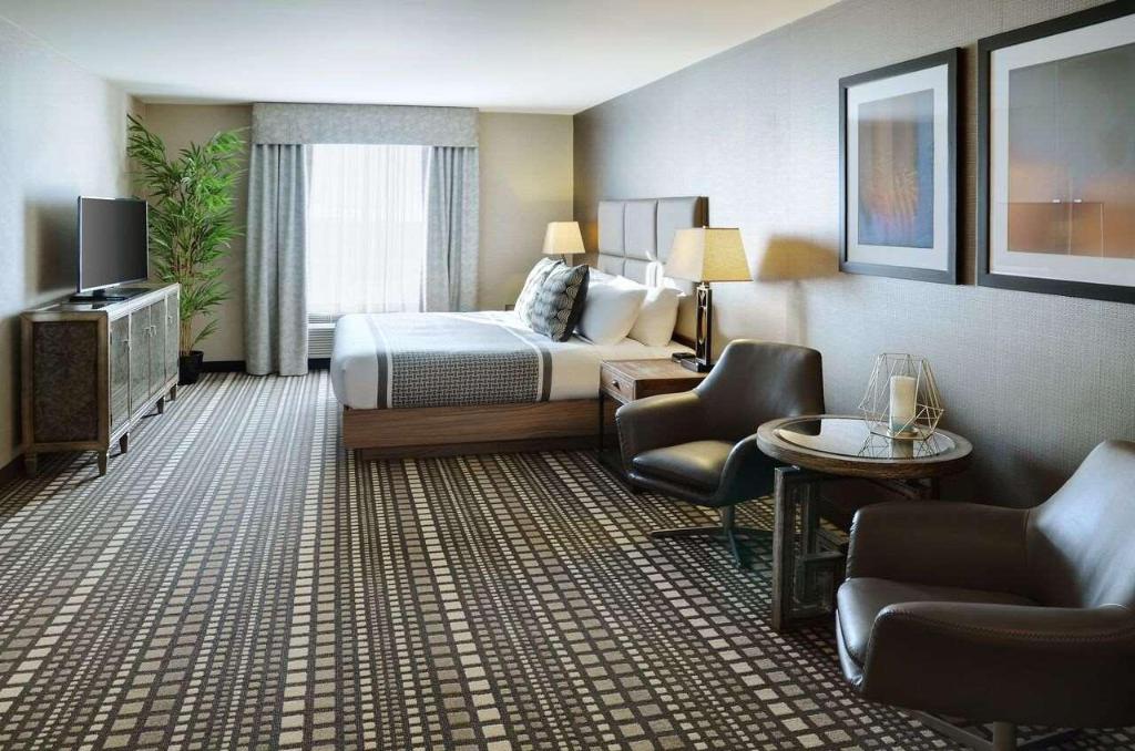 Pomeroy Inn And Suites Vermilion