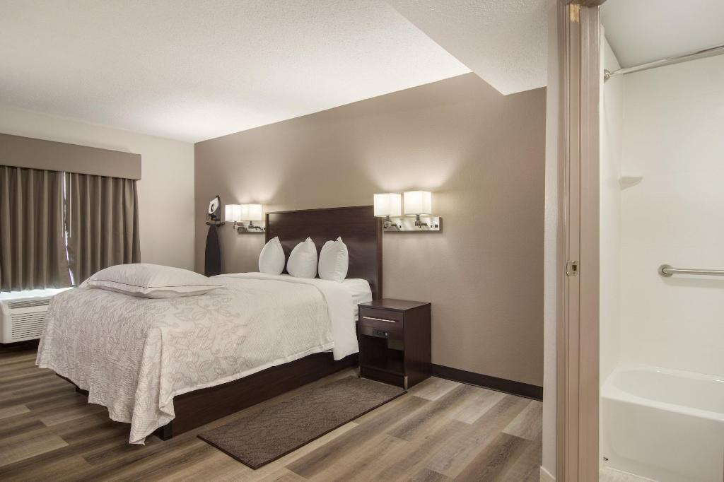 Downtown Erie Hotel