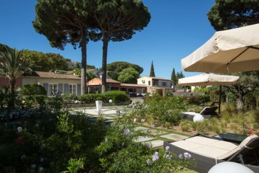 Les Capucines In Gassin