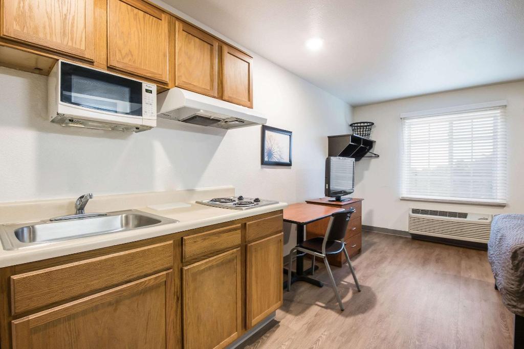 Woodspring Suites Lakeland