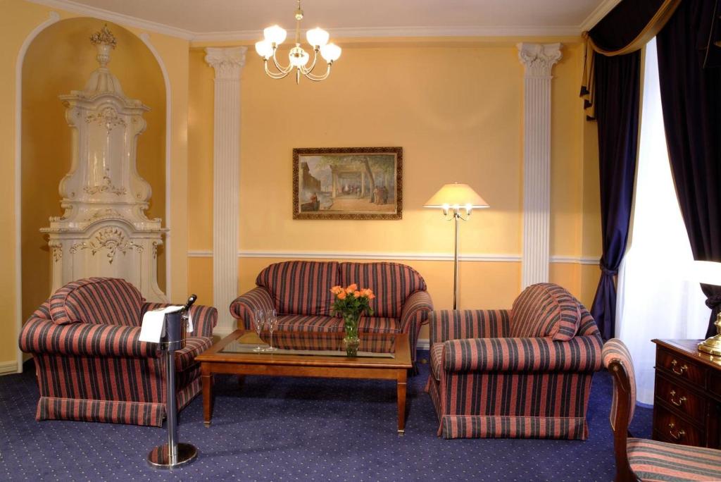 Hotel Embassy