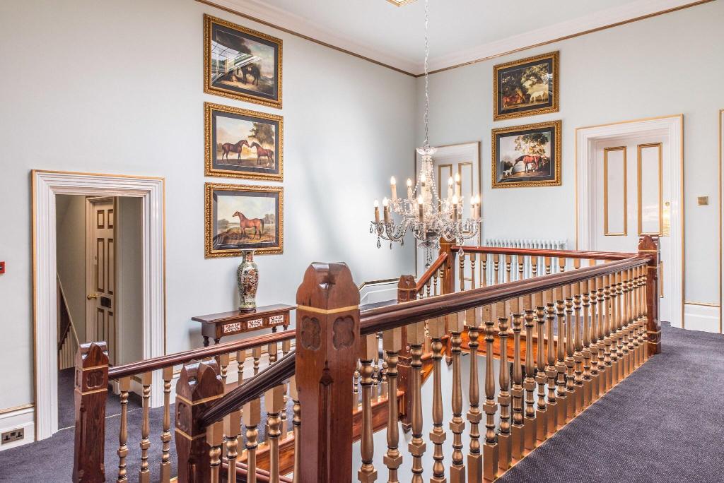 Derby Manor - Lobby