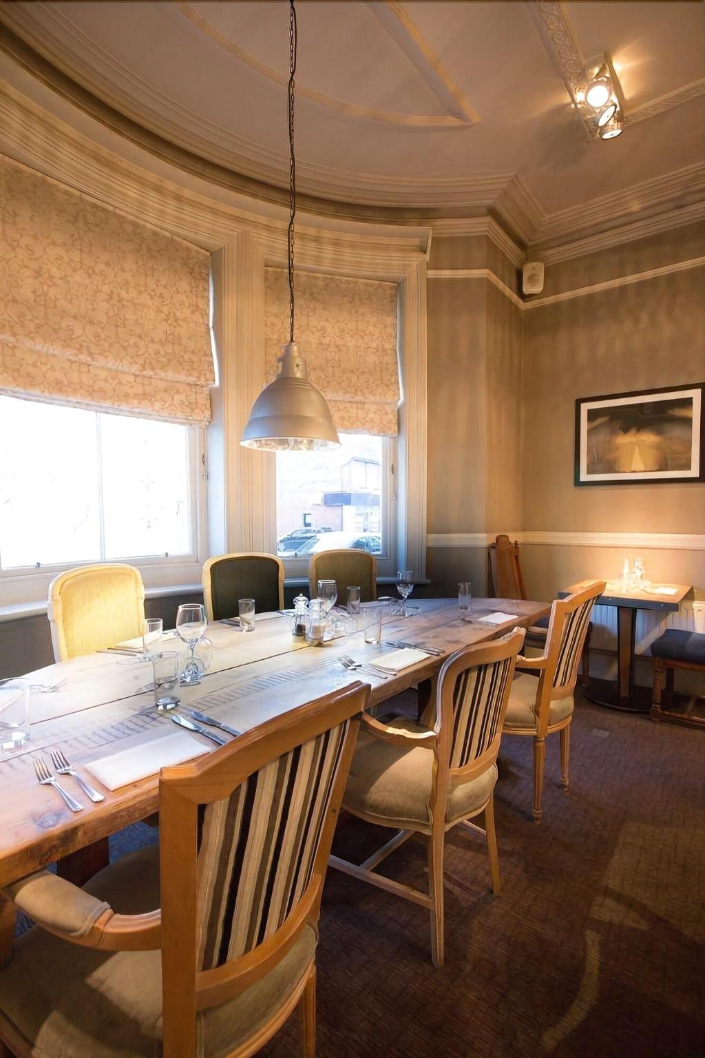 Ox Hotel Bar & Grill - Restaurant
