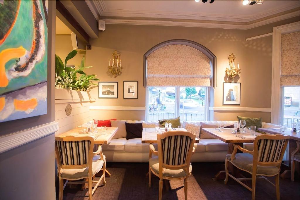 Ox Hotel Bar & Grill - Restaurant