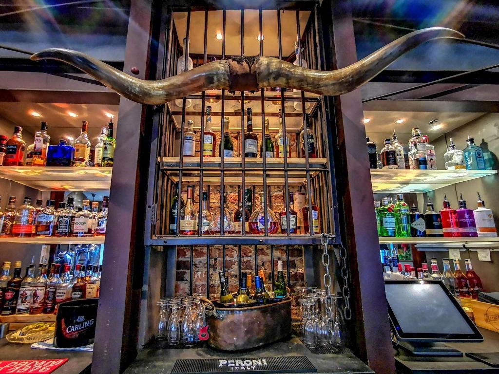 Ox Hotel Bar & Grill - Restaurant