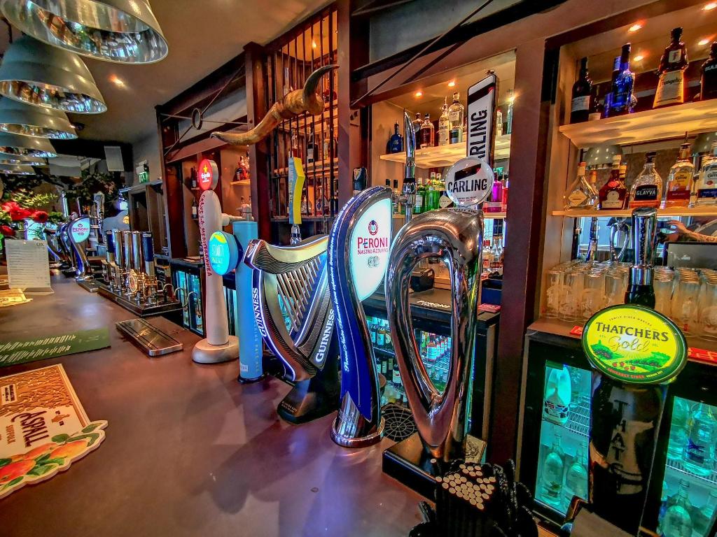 Ox Hotel Bar & Grill - Restaurant