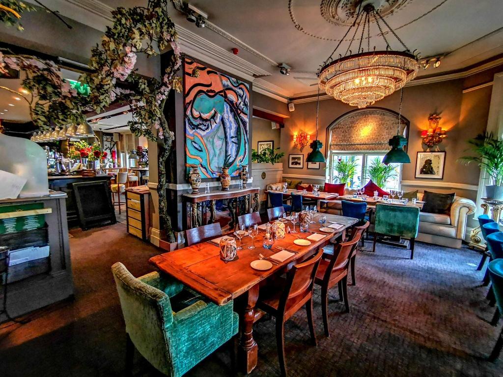Ox Hotel Bar & Grill - Restaurant