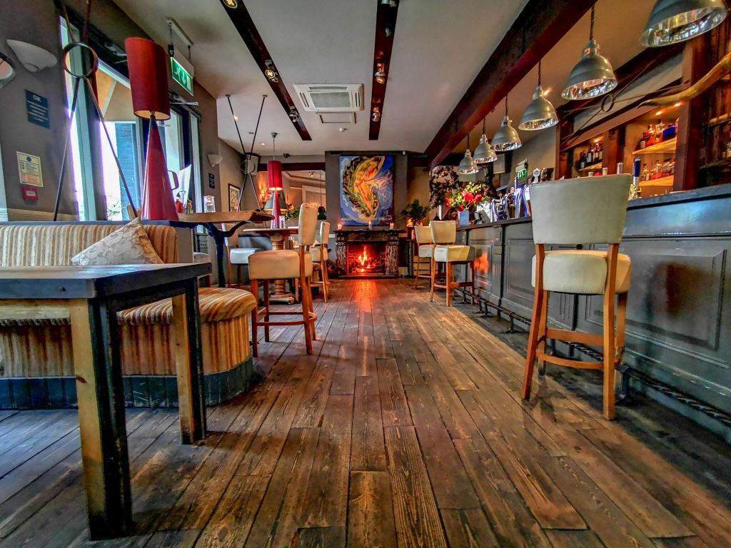 Ox Hotel Bar & Grill - Restaurant