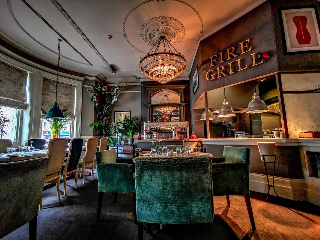 Ox Hotel Bar & Grill - Restaurant
