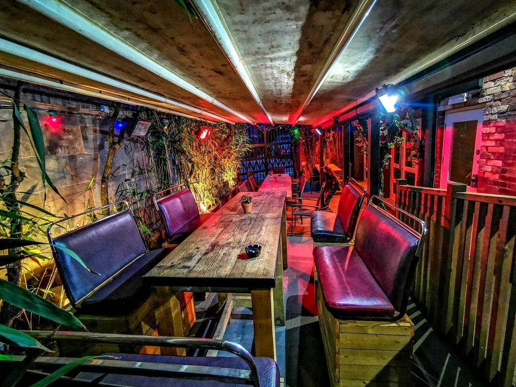 Ox Hotel Bar & Grill - Terrace