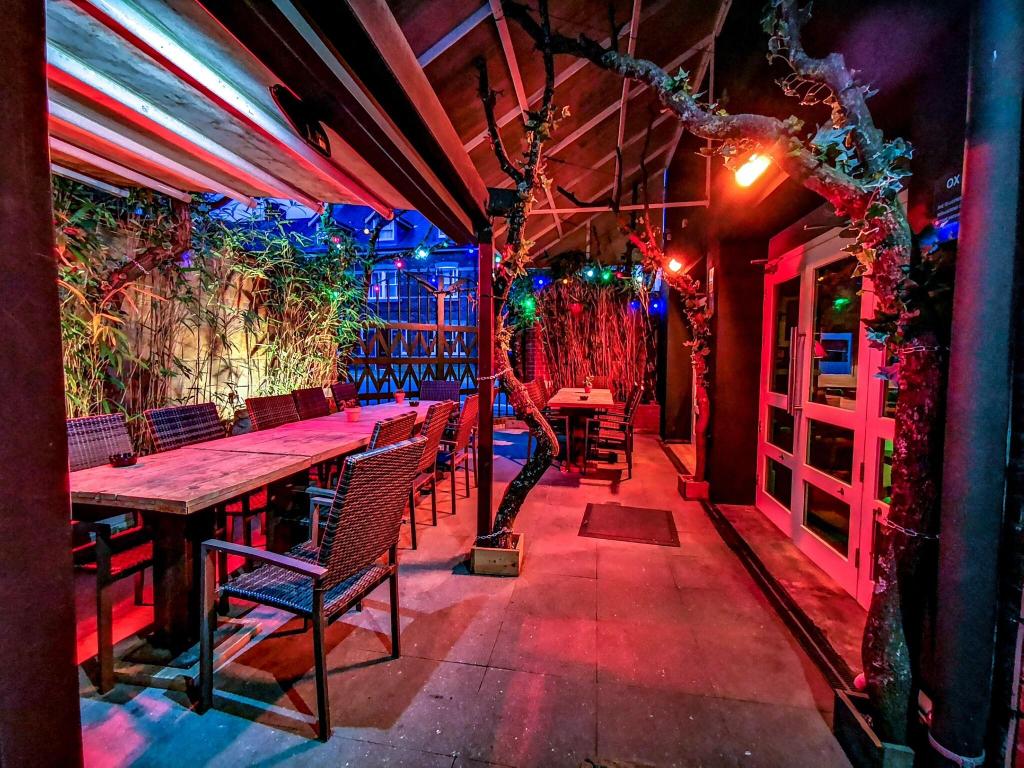 Ox Hotel Bar & Grill - Terrace